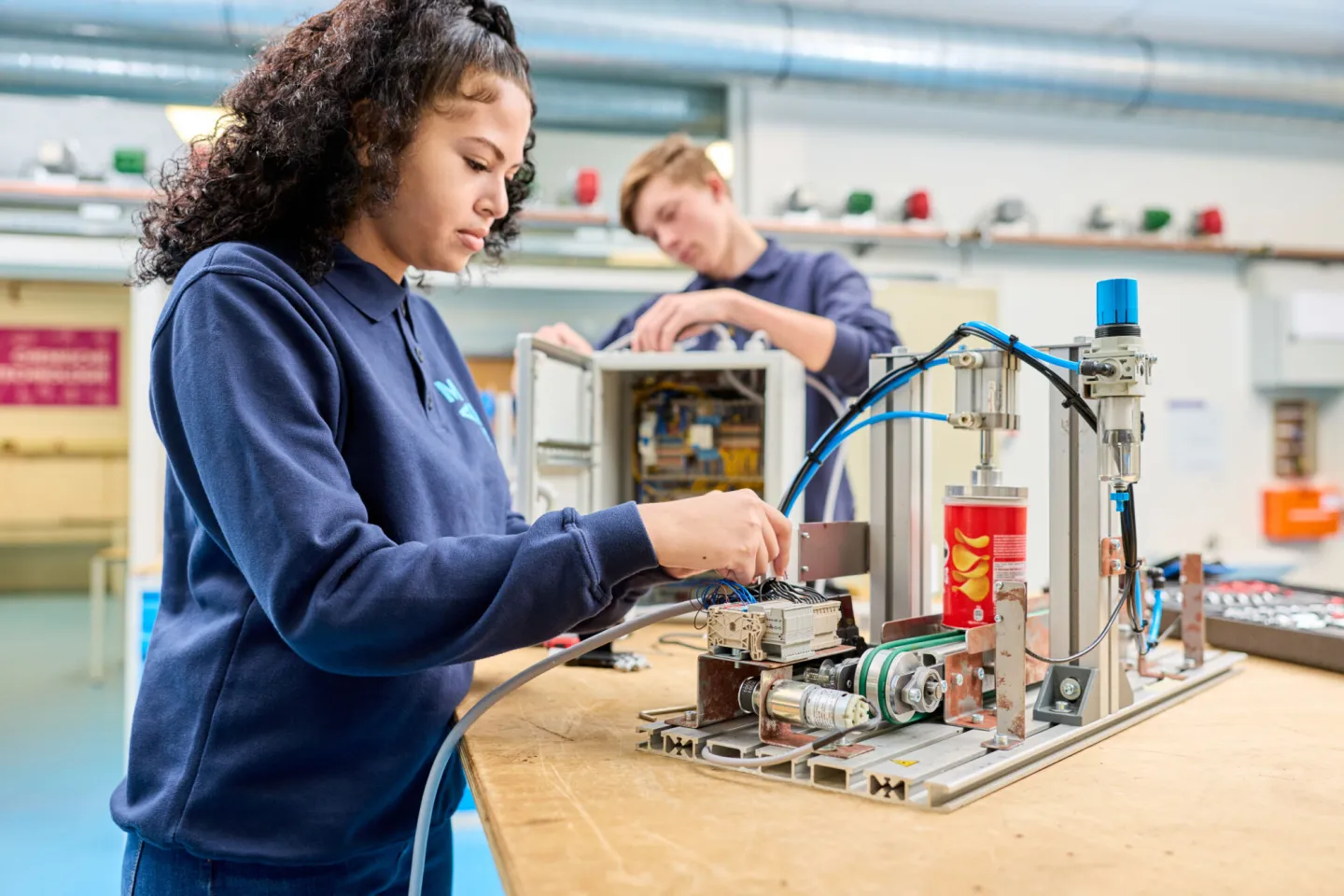 mechatronica projecten in praktijklokaal