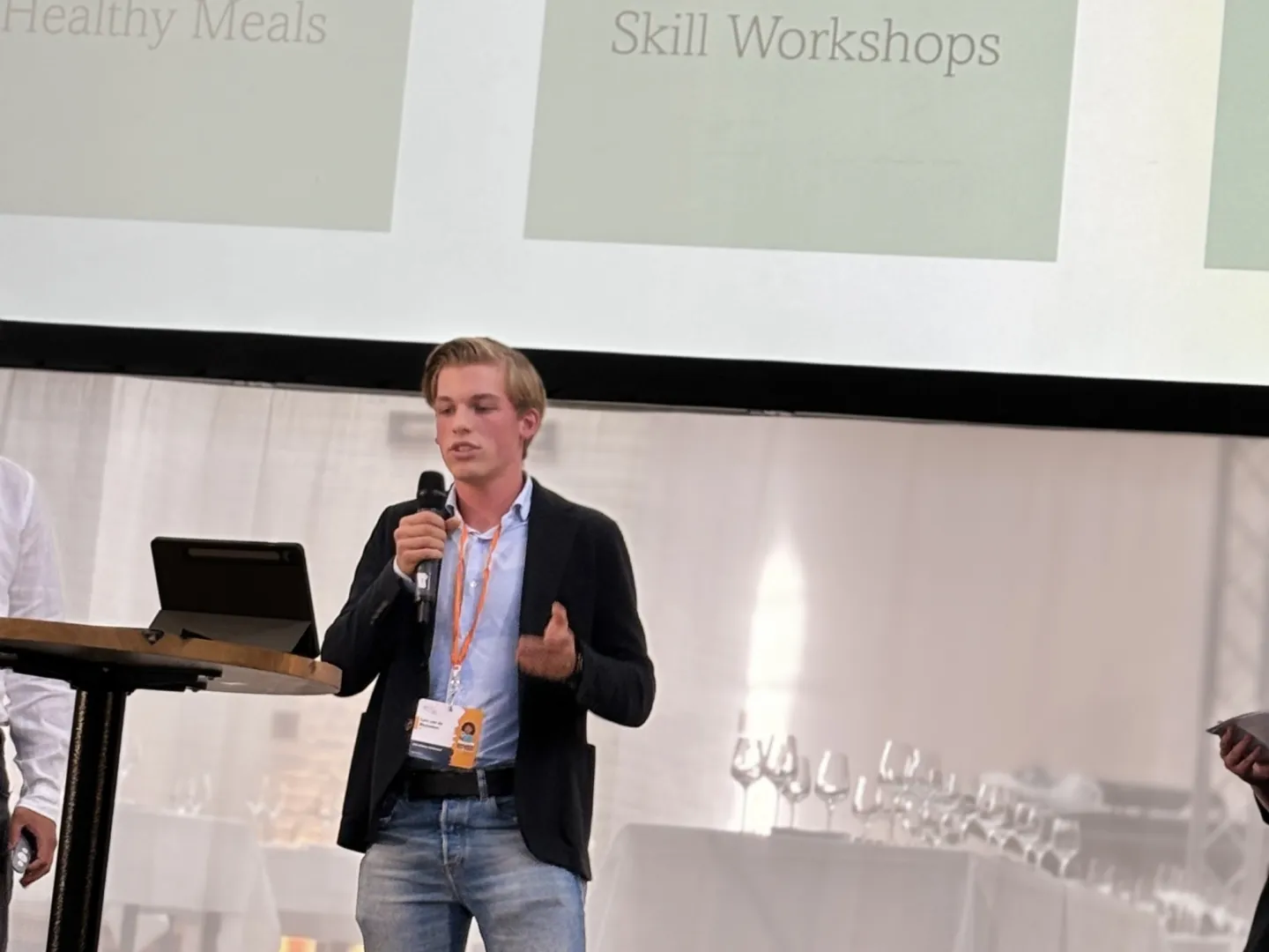 Internationale student pitcht tijdens EfVET Youth Conference