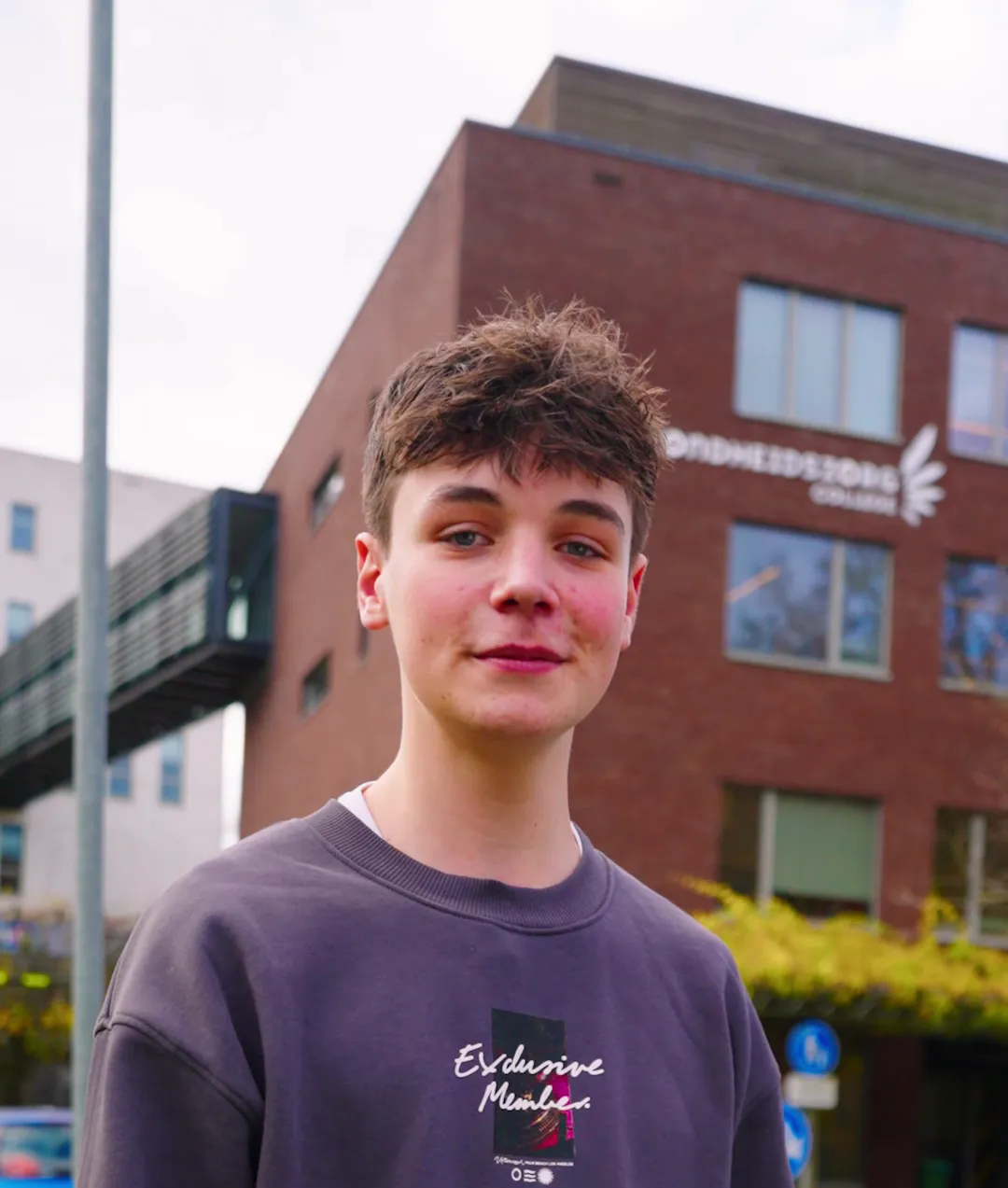 Student Gezondheidszorg College verzorgt een presentatie