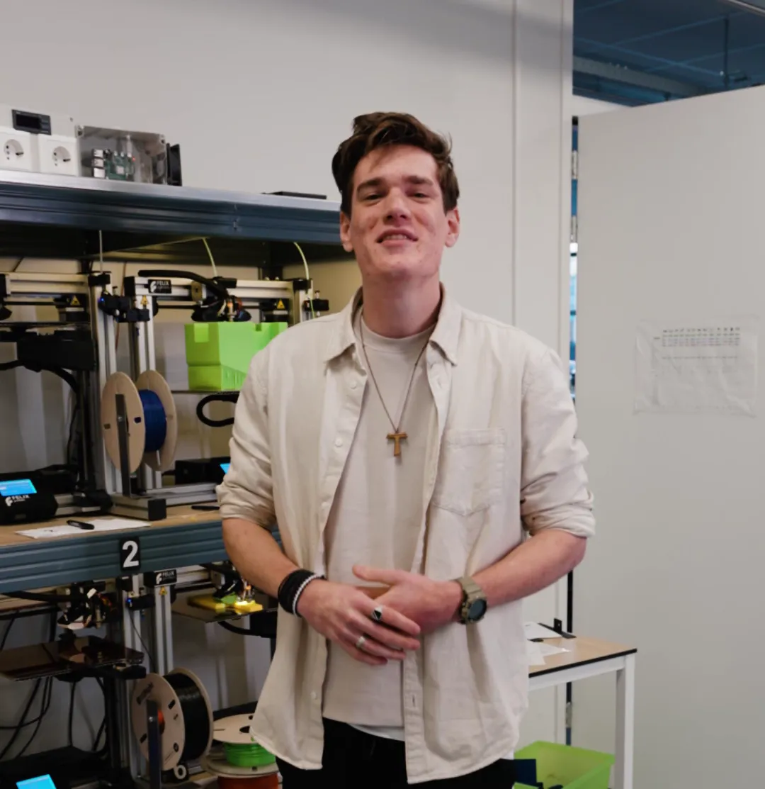 Student Technicus Engineering op de werkplaats