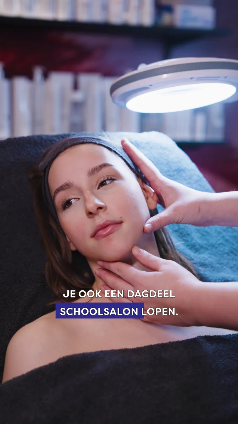 Studenten Schoonheidsverzorging in actie