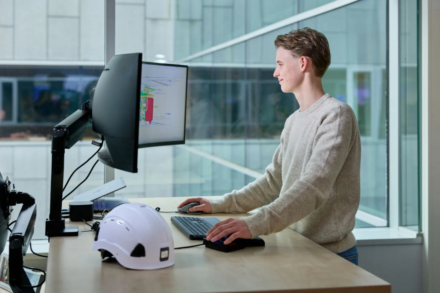 Student Smart Building werkt aan 3D-tekening