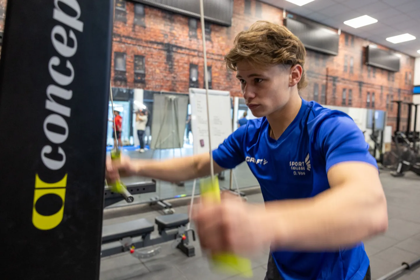 Student Sport College traint in de fitnesszaal