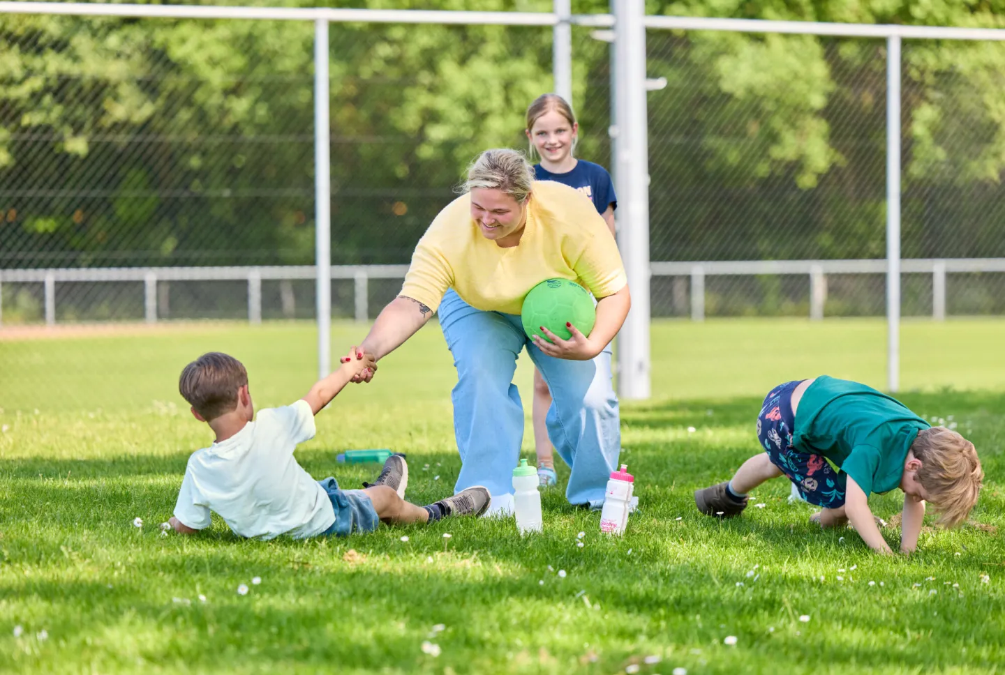 Student Sport Professional Onderwijs en Kinderopvang begeleidt kinderen op kinderopvang