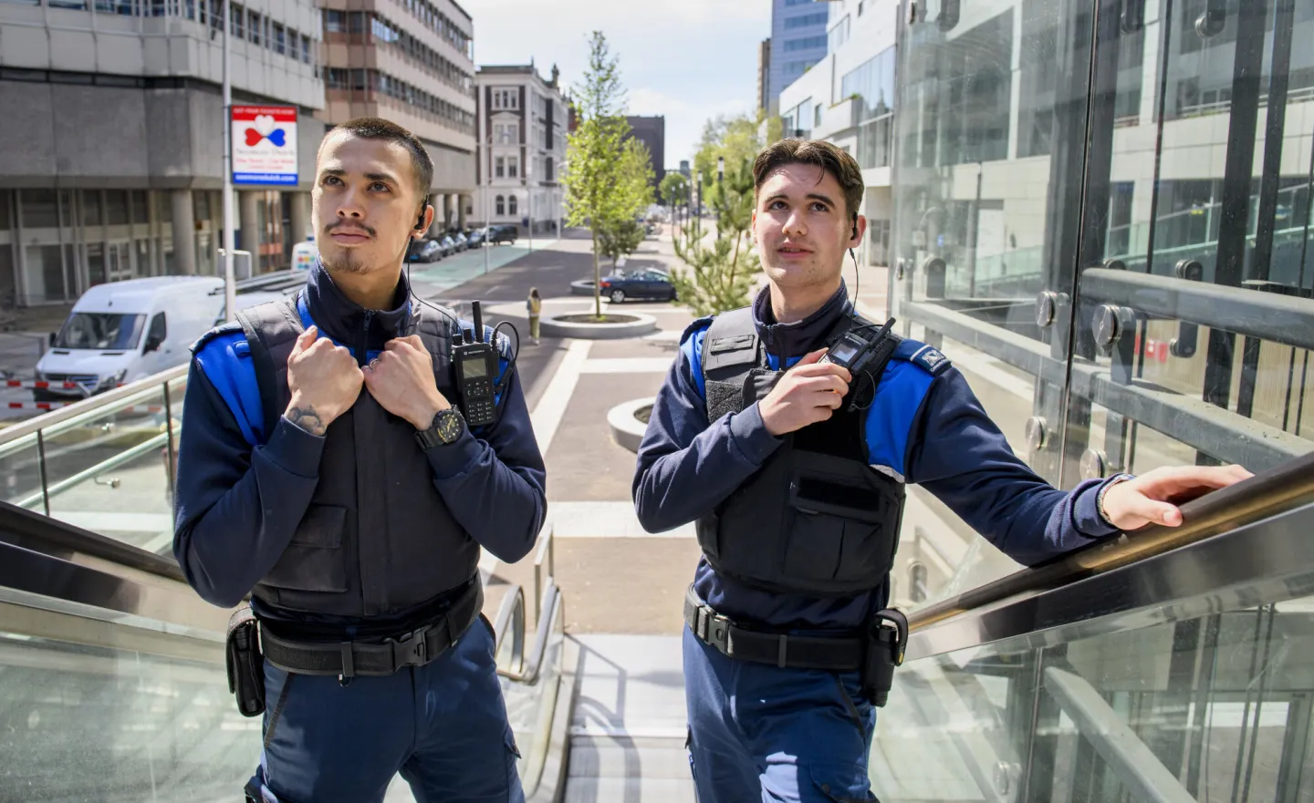 Studenten Handhaver Toezicht & Veiligheid (HTV) lopen boa stage