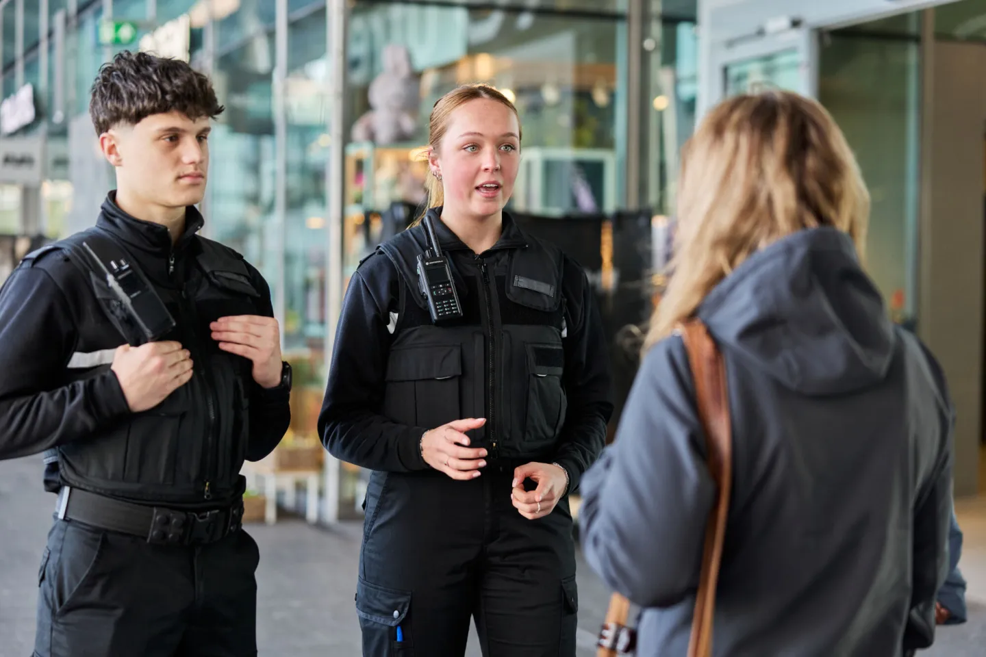 Studenten HTV wijzen burger de weg