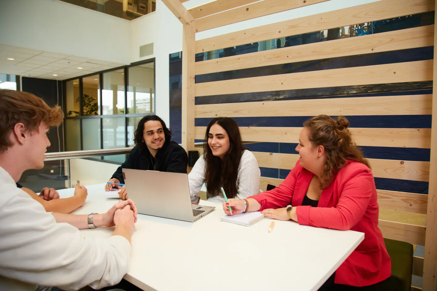 Studenten werken samen op Campus Amersfoort