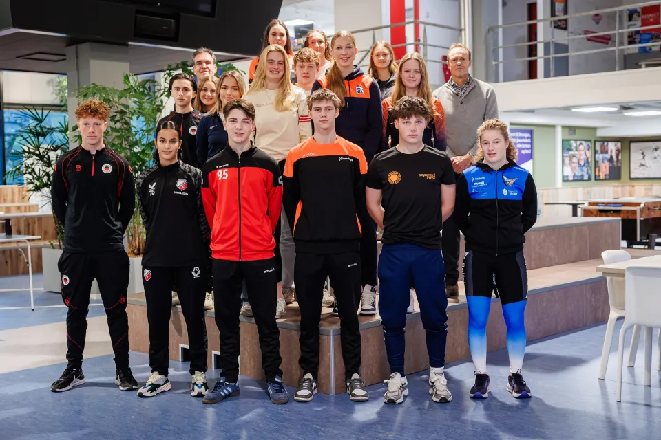 Topsporters tekenen contract bij ROC Midden Nederland