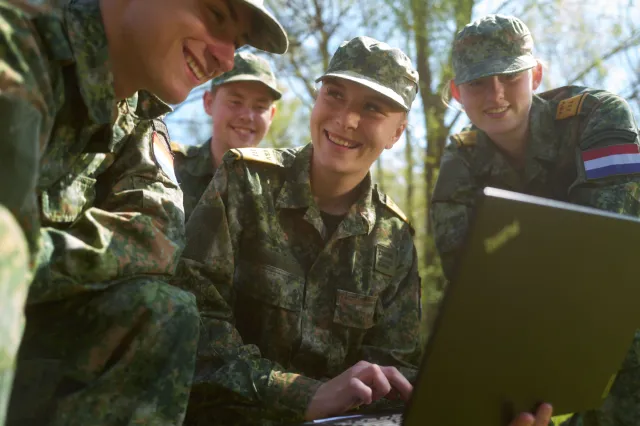 Groep VEVA-studenten ICT heeft plezier