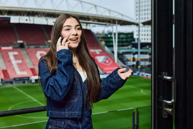 Student Sportmarketing belt met klant