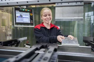 metalen onderdelen buigen met een machine
