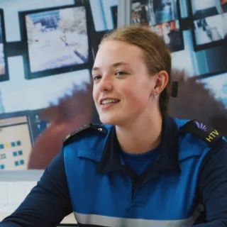 Nora, student Handhaver Toezicht en Veiligheid
