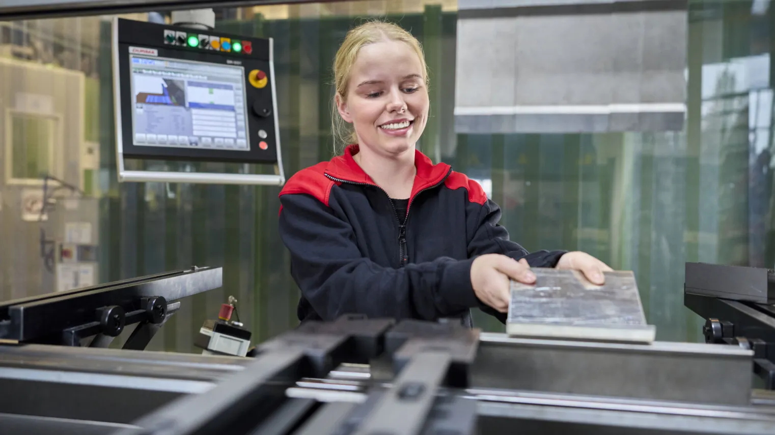 metalen onderdelen buigen met een machine