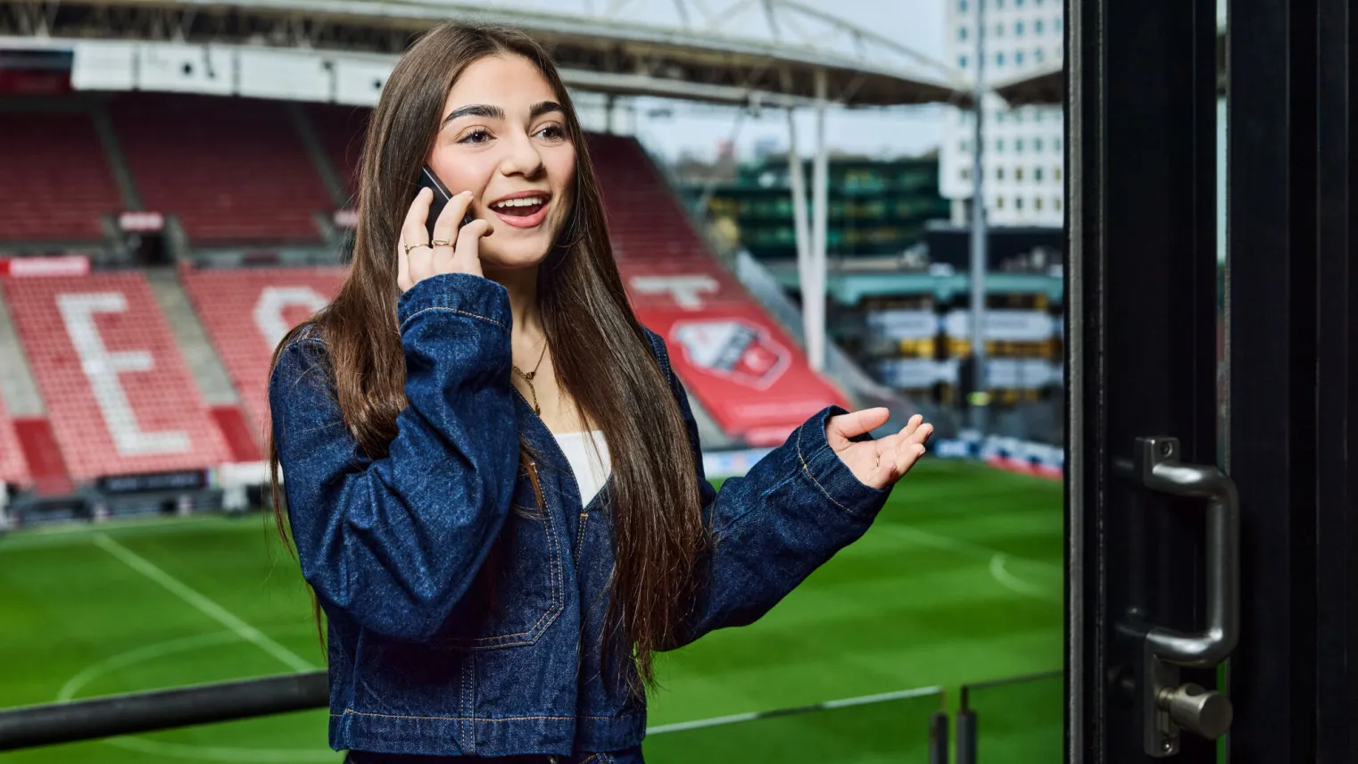 Student Sportmarketing belt met klant