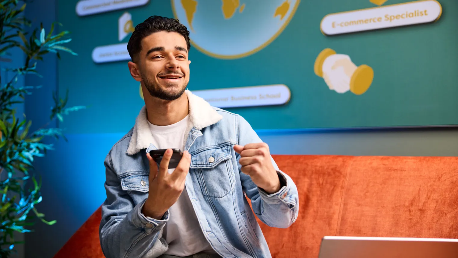 Student Business sluit deal per telefoon