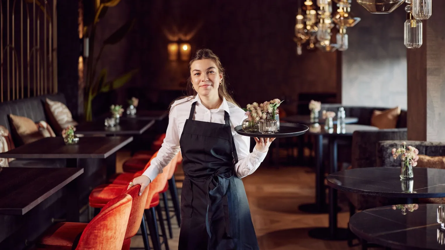 Student Manager/Ondernemer Horeca bereidt restaurant voor