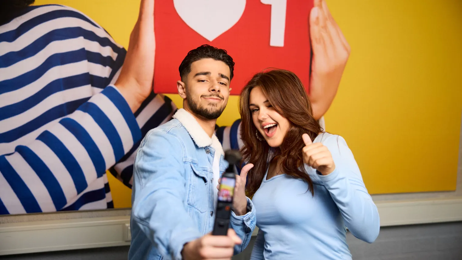 Studenten Marketing & Communicatie en media vloggen voor social media