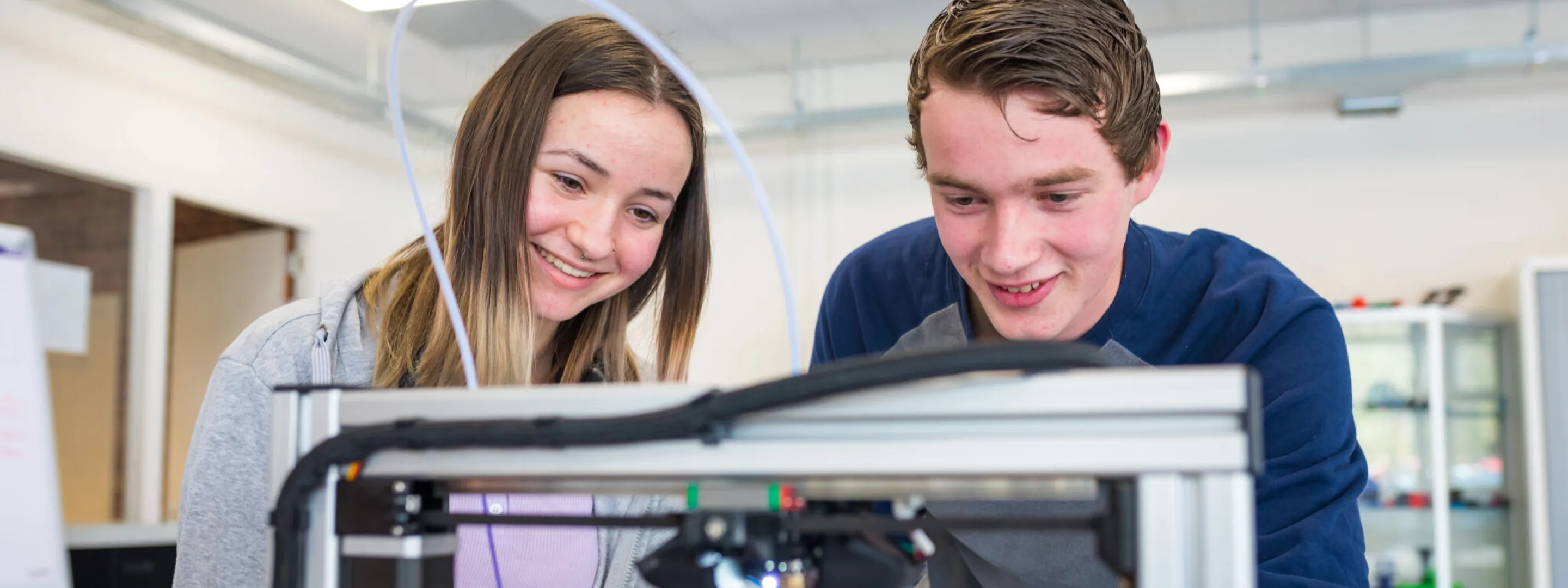 Header Tech College