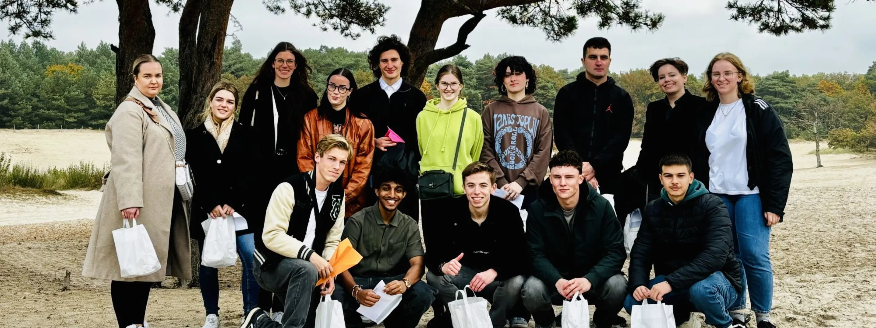 Internationale studenten groepsfoto tijdens EfVET Youth Conference