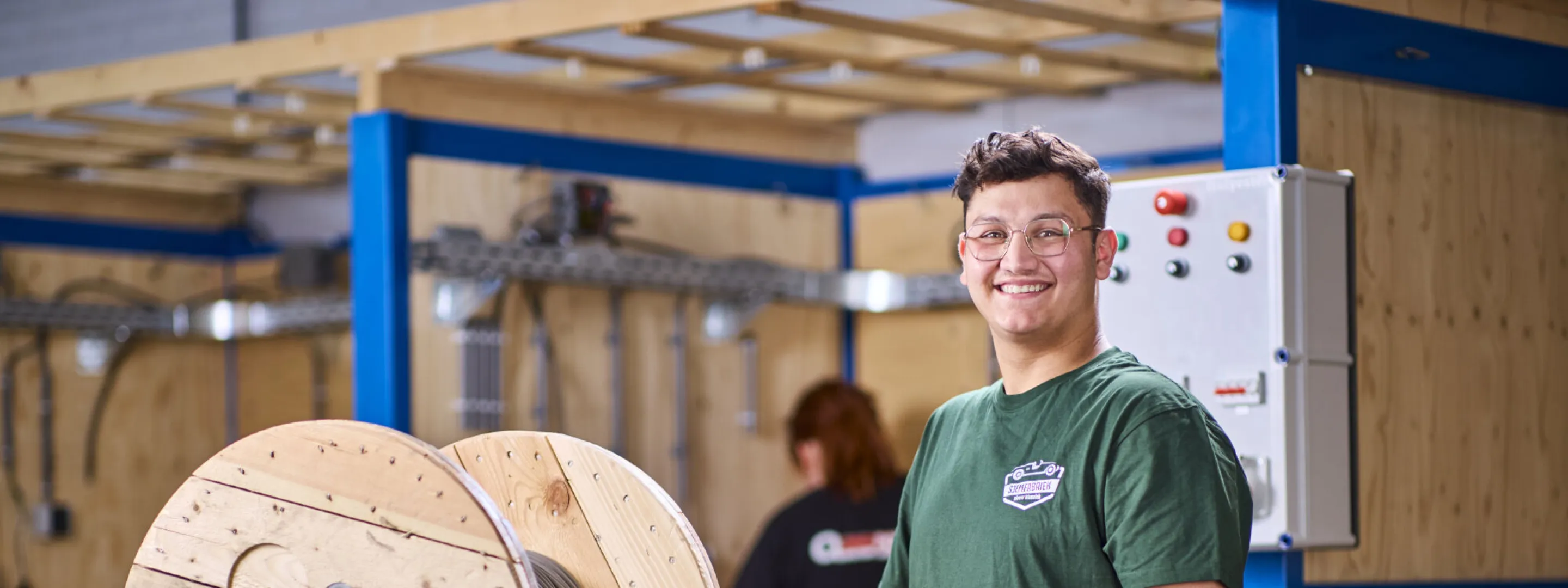 Entreestudent Assistent Techniek aan het werk in praktijklokaal