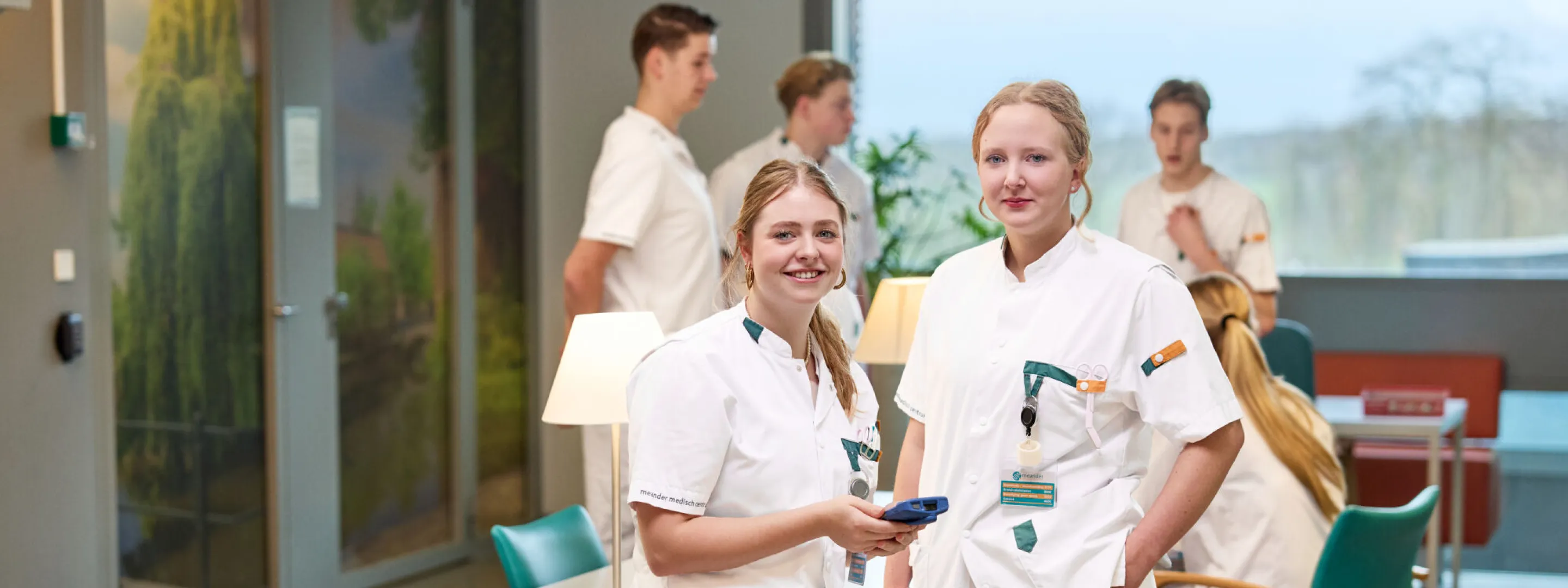 Studenten Verpleegkundige voeren overleg